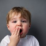 اقداماتی که هنگام ضربه خوردن یا شکستگی دندان کودکان باید انجام شود